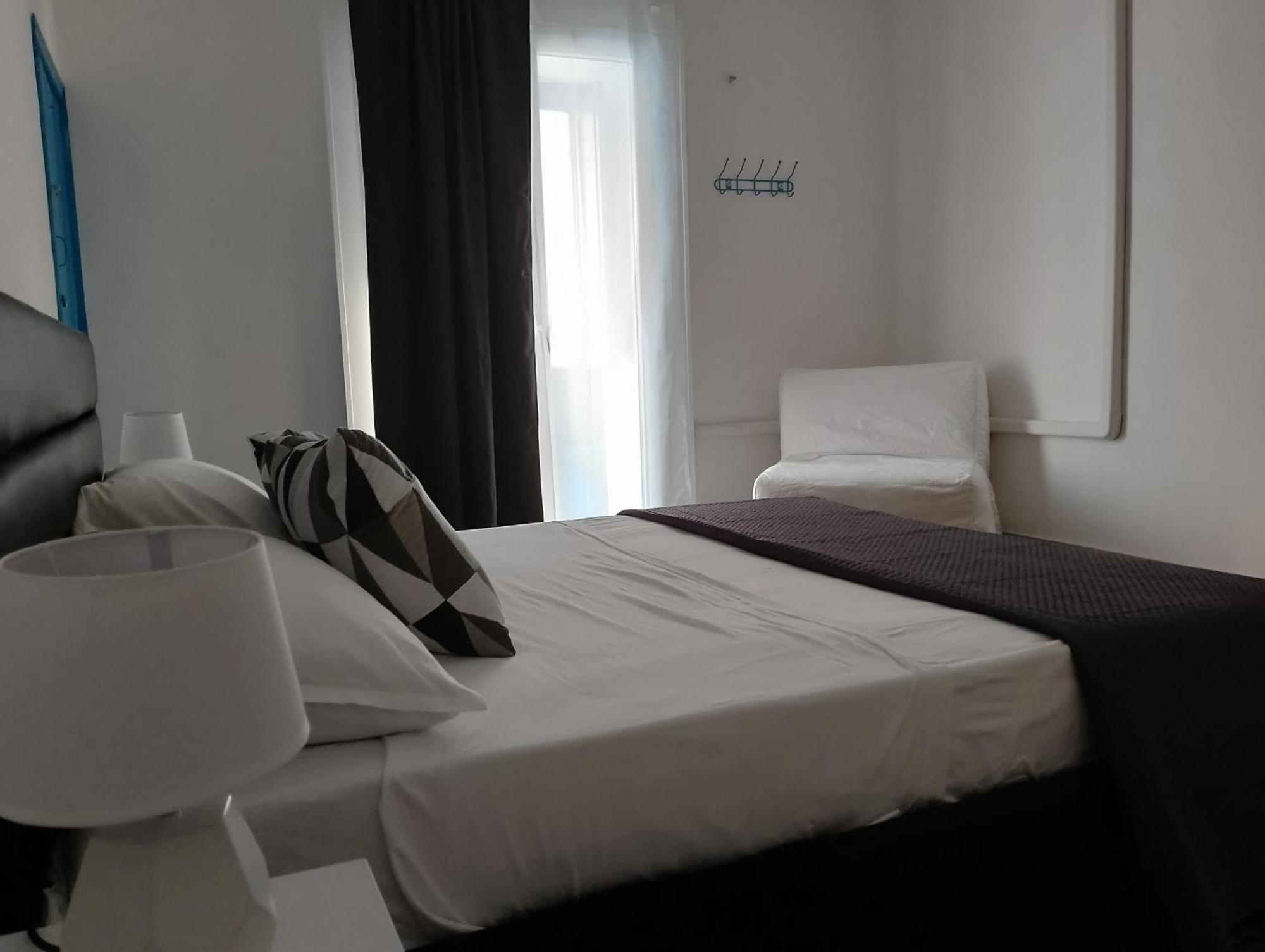Amira Apartments Трапани Стая снимка
